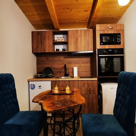 Odmaraliste Kod Mice 4 דירה